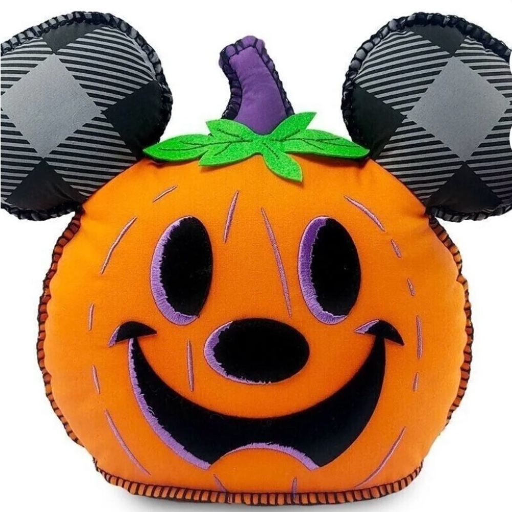 Disney pumpkin pillow 🎃